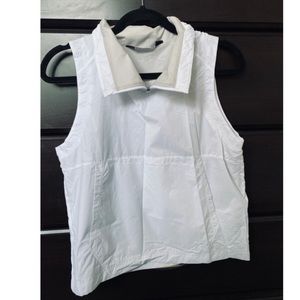 NEVER WORN Under Armour windbreaker vest